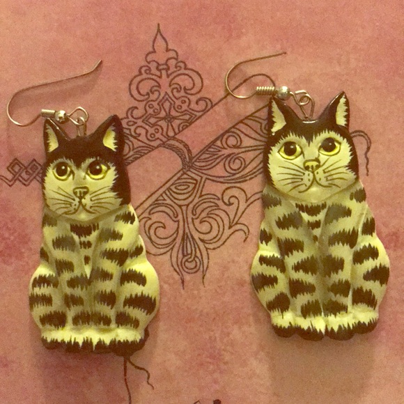 Wood hand crafted cat earrings from Art Fair. New - Picture 1 of 3